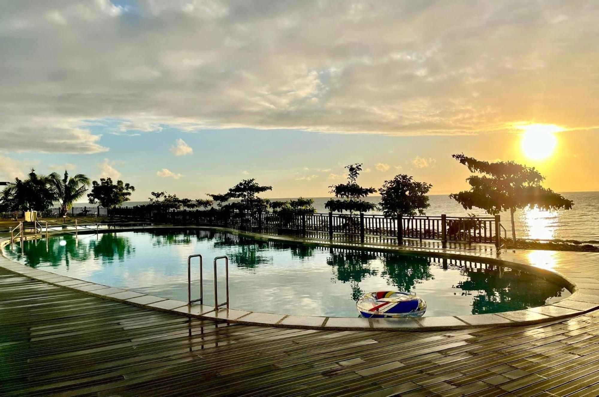 W Golf Resort Ослоб Экстерьер фото